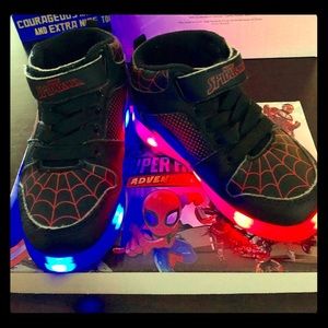 Marvel Spider-Man Light-up sneakers toddler size 7